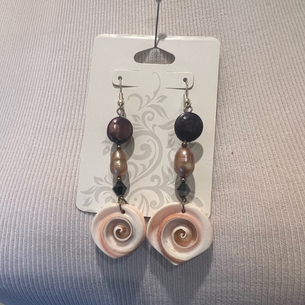 Natural shell, freshwater pearl and crystal earrings